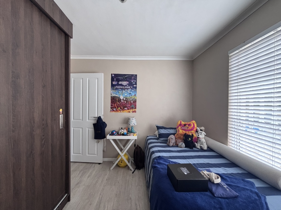 To Let 3 Bedroom Property for Rent in Sunningdale Western Cape